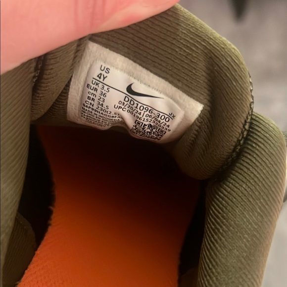 Nike Revolution Youth Green Athletic Shoes - Picture 5 of 6